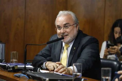 Senador Jean Paul Prates é cotado para presidir a Petrobras a partir de