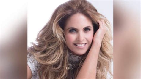 FOTOS Lucero regresa a la televisión luciendo impactante a sus 50 años