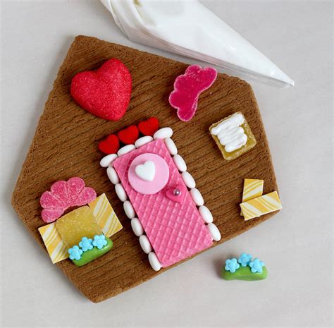 Gingerbread House | The Gingerbread Journal | How to make a festive ...