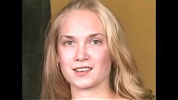 1207537 rubia se desnuda para abrir el coño y el culo XVIDEOS