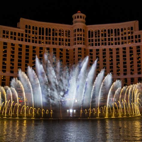 Bellagio Fountains Water Show | Vegas4Locals.com