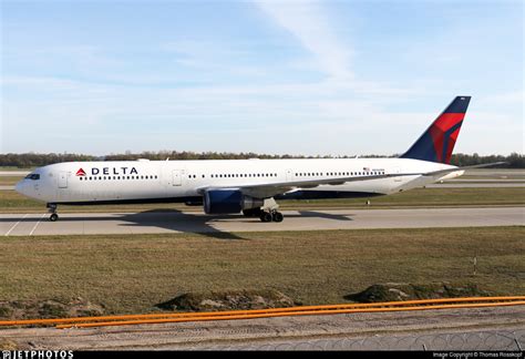 N836MH Boeing 767 432 ER Delta Air Lines Thomas Rosskopf JetPhotos