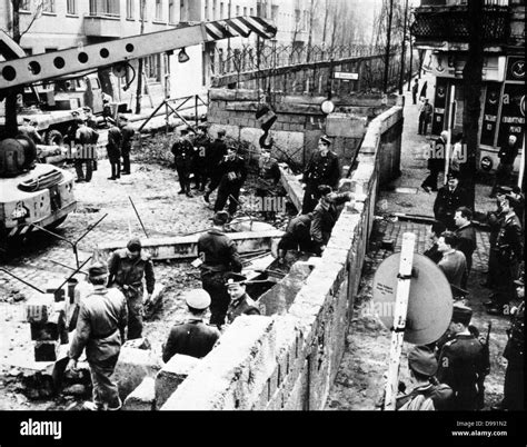 Building the Berlin Wall, dividing East and West Berlin, Germany 1961 ...