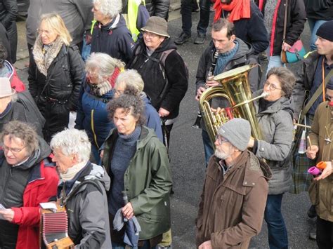 Pays De Morlaix Près De 2 000 Personnes Ont Manifesté Samedi Après