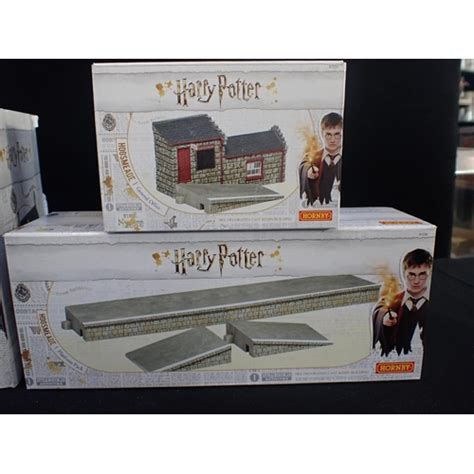 Hornby Gauge Harry Potter Station Boxed As New Hogsmeade Station