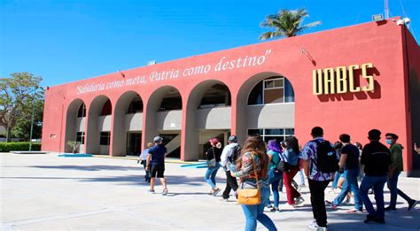 Regresan a clases este martes más de 8 mil alumnos de la UABCS