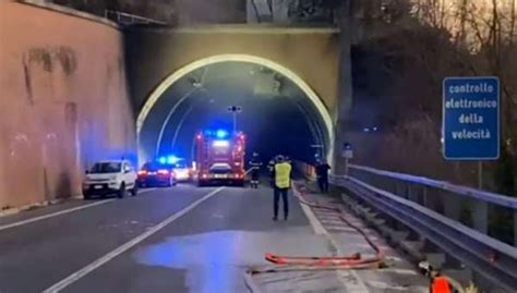 Scontro Tra Pullman E Ambulanza A Urbino Ci Sono Morti Imola Oggi