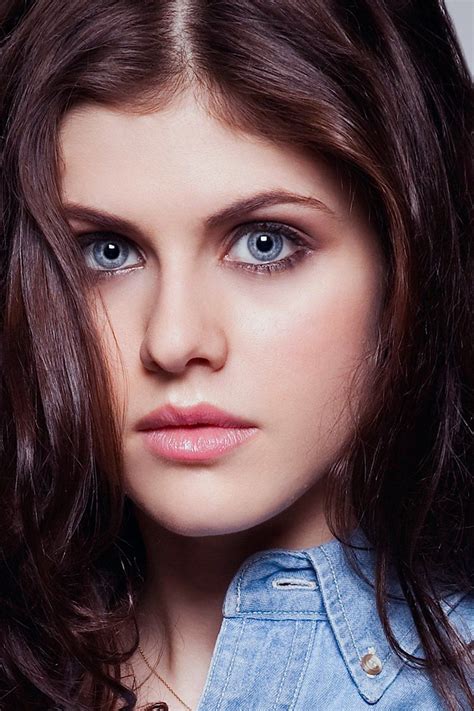 Alexandra Daddario Wallpaper