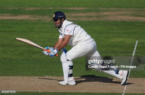 Mahendra Singh Dhoni Batting Photos and Premium High Res Pictures ...