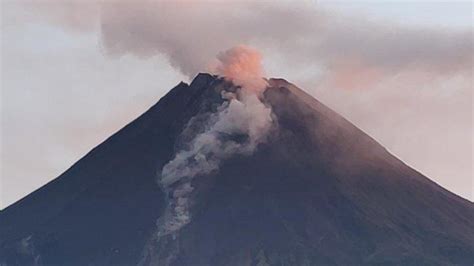 Update Aktivitas Gunung Merapi Selasa Juli Terpantau Kali