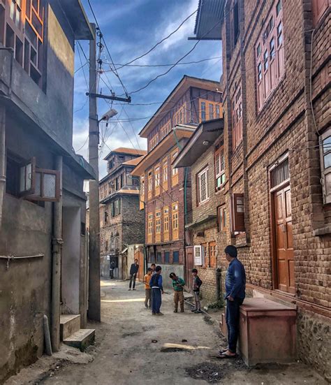 In Photos Metallic Resolve Of Kashmirs Iconic Coppersmiths Kashmir