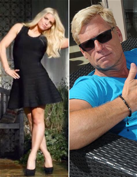 Jessica Simpson S Weight Loss Commercial Joe Simpson S Beach Day With Half Naked Male Friend