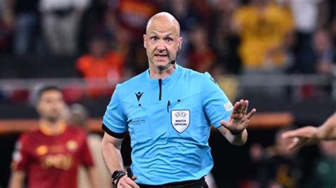 L Arbitro Di Roma Siviglia Tesserato Di Un Lazio Club Ocw Sport