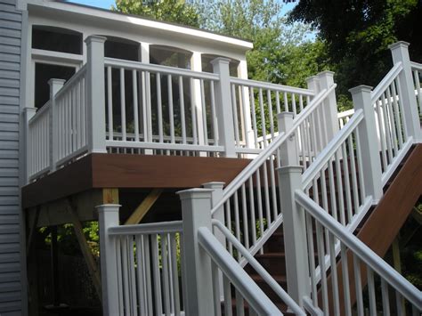 Screened Porch with Composite Deck - Jabs Construction