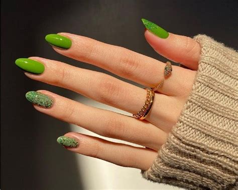 Unhas Com Nail Art Verde Veja Inspirações E Possibilidades Para Inovar