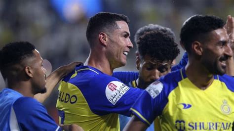 Cristiano Ronaldo Selebrasi Sujud Syukur Usai Cetak Gol Untuk Al Nassr