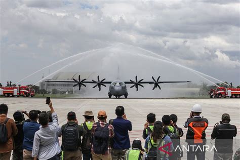 Pesawat C 130J Super Hercules Tiba Di Bandara Halim ANTARA News