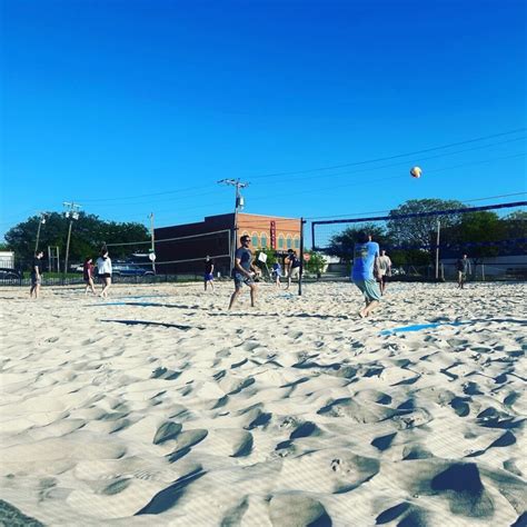 Champagne Volleyball Champagne Volleyball On A Beer Budget