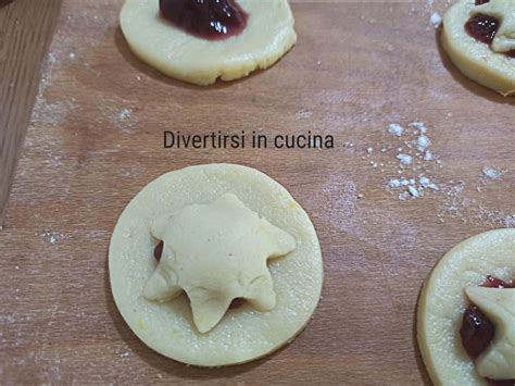 Biscotti A Stella Farciti Con La Marmellata Divertirsi In Cucina