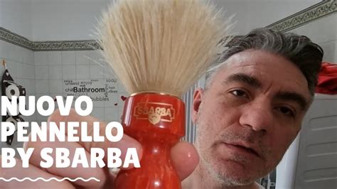 Rasatura Barba Di Una Settimana E Prova Nuovo Pennello Sbarba