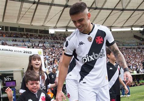 Gabriel Pec Destaca Apoio Da Torcida Do Vasco E Import Ncia Da Vit Ria