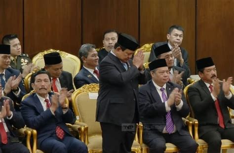 Prabowo Berdiri Saat Jokowi Singgung Tongkat Estafet Pemerintahan Di