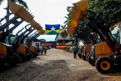 Governo De Ro Entrega Equipamentos Agr Colas E De Infraestrutura Para