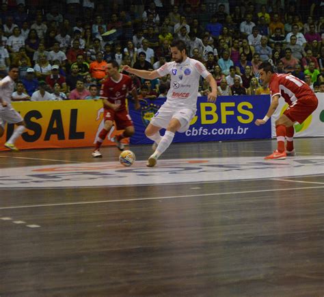 Sorocaba E Blumenau Abrem Quartas De Final Da Liga Futsal