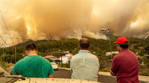 La Palma Blaze On Spanish Island Destroys Homes And Forces Residents