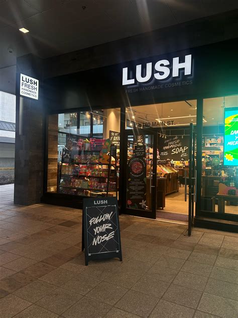 Lush Cosmetics Park Royal Lush