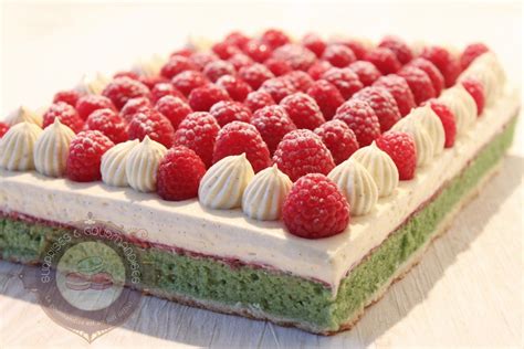 Gâteau pistache framboise crème diplomate à la vanille Surprises et