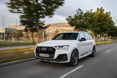 Luxury Space And Efficiency The Audi Q7 Tfsi E Quattro Audi Mediacenter