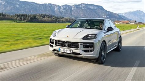 Porsche 2025 Cayenne S Review - Navid Lily