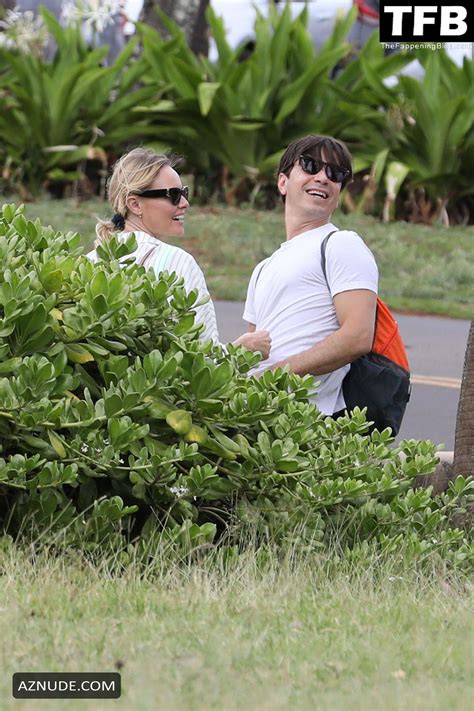 Kate Bosworth Sexy Seen Flaunting Her Hot Bikini Body At The Beach With Justin Long In Hawaii