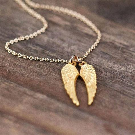 цепочка с крыльями | Dainty pendant necklace, Angel wing necklace, Wing ...