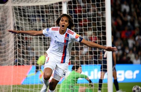 Lyon captain Wendie Renard extends until 2026 - Get French Football News