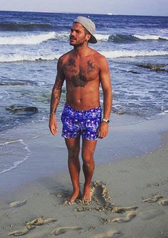Il Tronista Gay Claudio Sona Fidanzato Ed Ossessionato Dalla