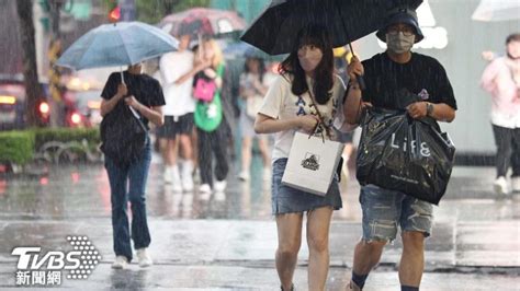 雨彈來襲！對流雲系旺易有短時強降雨 這縣市「大雨特報」