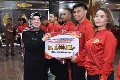 Hadiri Pelantikan Pengurus Koni Periode 2023 2027 Bupati Serahkan