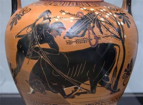 Herakles Captura El Toro De Creta Nel Archeologia Creta Figurativo