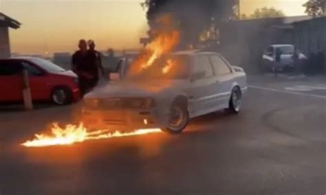 Gusheshe BMW E30 Spontaneously Combusts In Mzansi Street