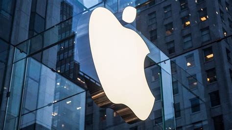 Apple Franchit Le Cap Des 800 Milliards De Dollars En Bourse Les Echos