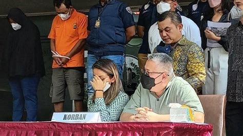 Keluarga Nirina Zubir Jadi Korban Mafia Tanah Ini Motif Art Ubah