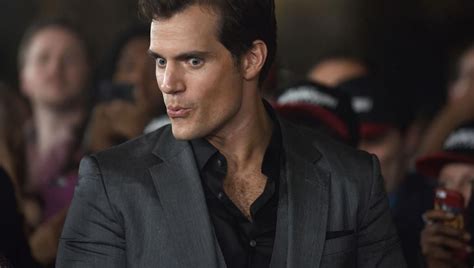 Après Superman et Geralt de Riv Henry Cavill va incarner Sherlock