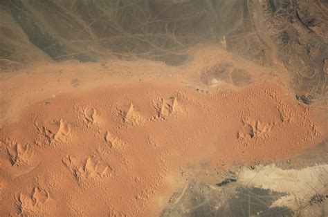 La Nasa Capta Desde El Espacio Las Impresionantes Dunas Estelares Del