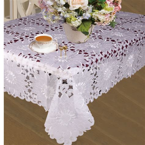 Cabernet Embroidered Sunflowers With Cutwork Tablecloths