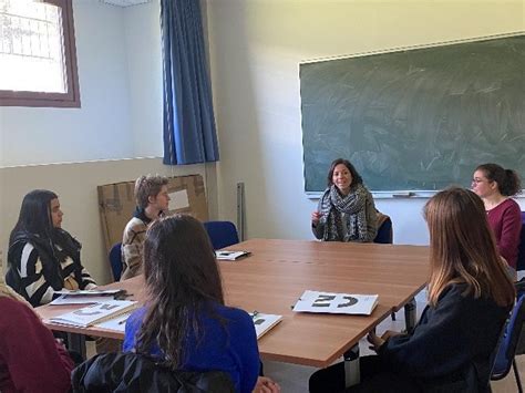 Journée Filles maths et informatique une équation lumineuse