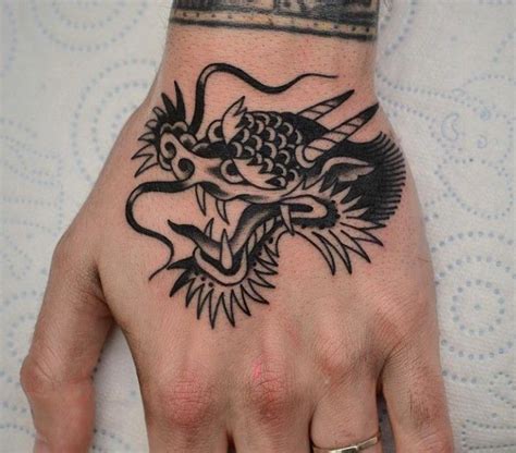 Dragon Dragontattoo Traditional Tattoo Incredibletattoos Hand