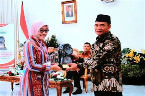 Pemprov Kaltim Raih Paritrana Award 2023 Sekdaprov Sri Wahyuni