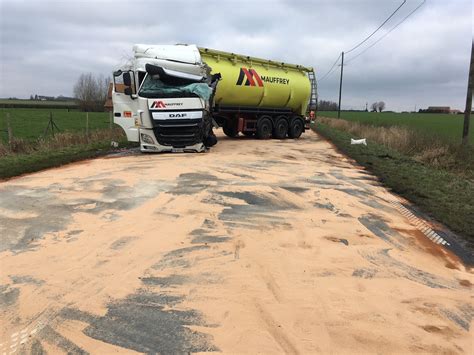 Accident Entre Deux Poids Lourds Grosses Perturbations La RD 642